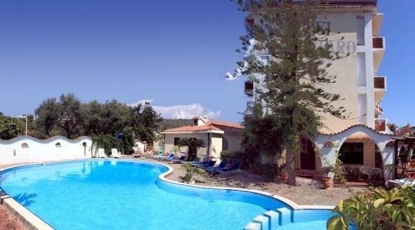 Hotel Punta Faro Capo Vaticano Exterior photo
