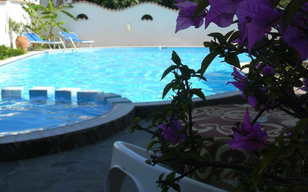 Hotel Punta Faro Capo Vaticano Exterior photo