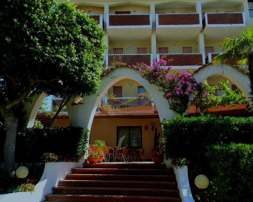 Hotel Punta Faro Capo Vaticano Exterior photo