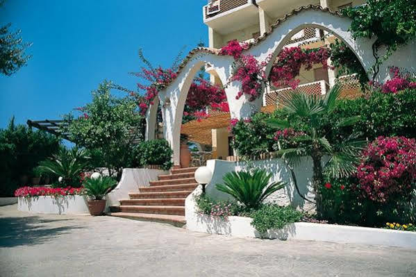 Hotel Punta Faro Capo Vaticano Exterior photo